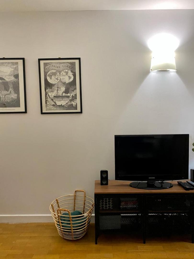 Appartamento Spacious 1Br | Near City Center & Baby-Friendly! Lione Esterno foto